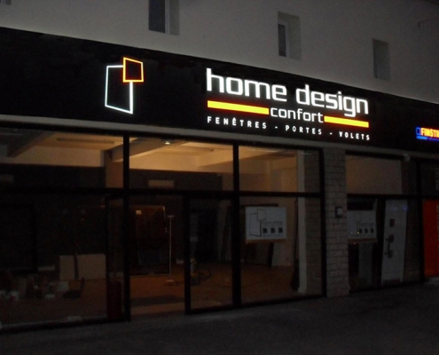 Enseigne lumineuse Home Design Confort en tole ajourée sur Frejus, Cannes